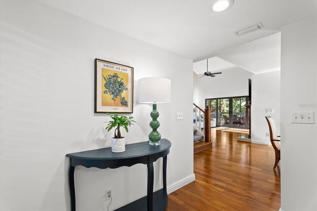 En Venta: $670,000 (3 camas, 2 baños, 1912 Pies cuadrados)