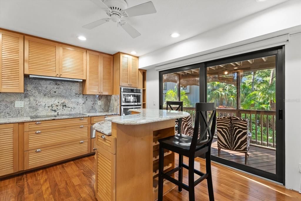 En Venta: $670,000 (3 camas, 2 baños, 1912 Pies cuadrados)
