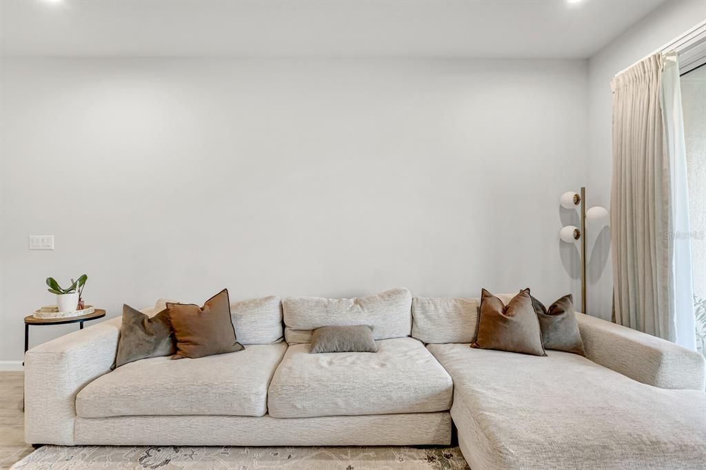 En Renta: $2,695 (3 camas, 2 baños, 1716 Pies cuadrados)