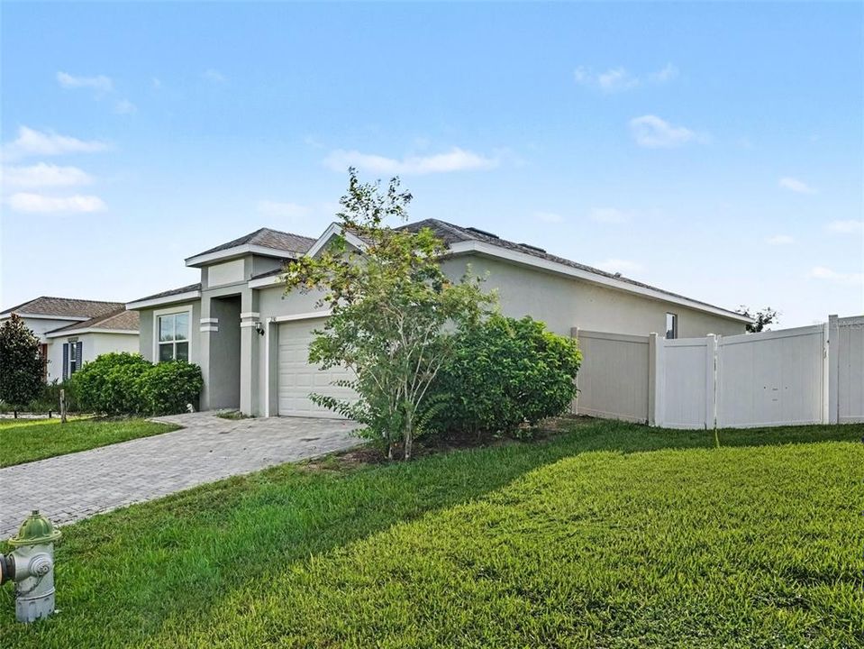 For Sale: $275,000 (4 beds, 3 baths, 1887 Square Feet)