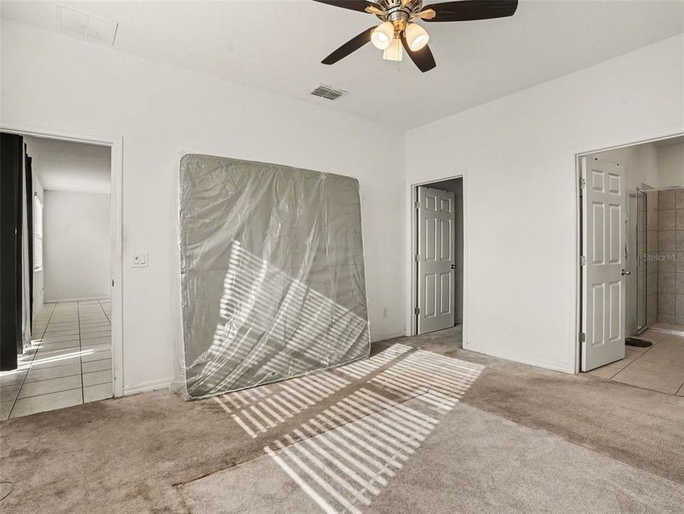For Sale: $275,000 (4 beds, 3 baths, 1887 Square Feet)