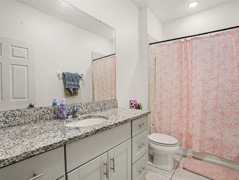 For Sale: $275,000 (4 beds, 3 baths, 1887 Square Feet)