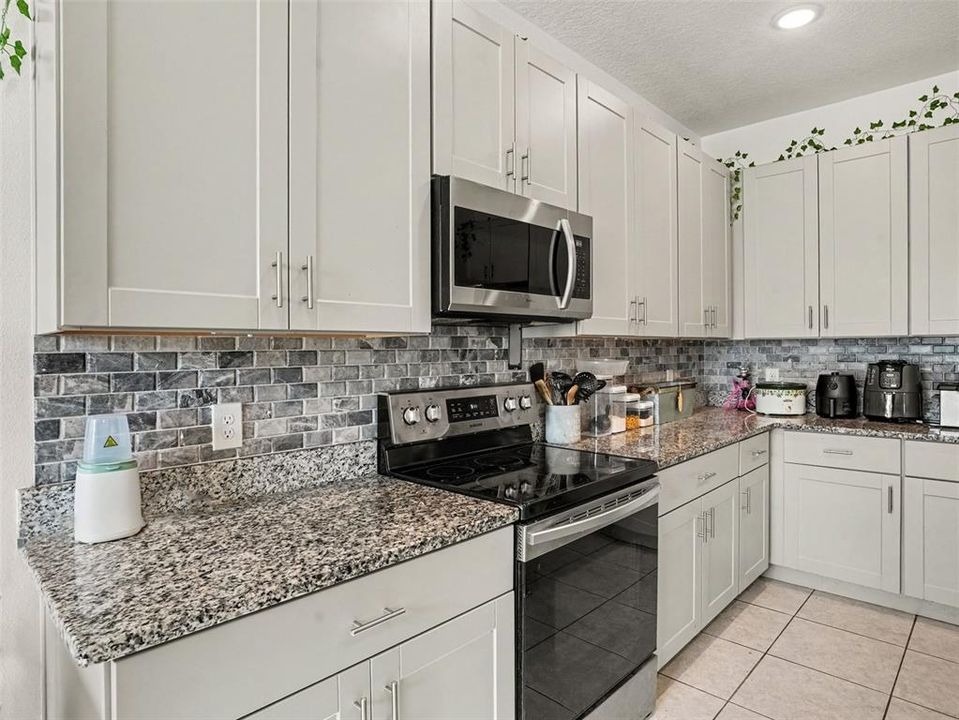 For Sale: $275,000 (4 beds, 3 baths, 1887 Square Feet)
