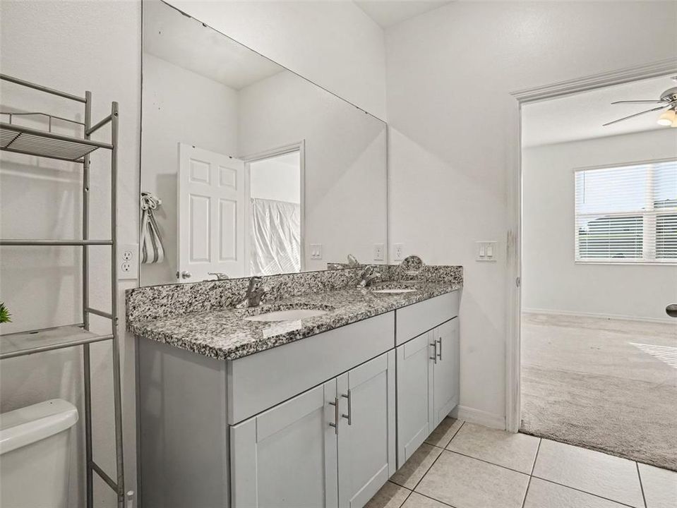 For Sale: $275,000 (4 beds, 3 baths, 1887 Square Feet)