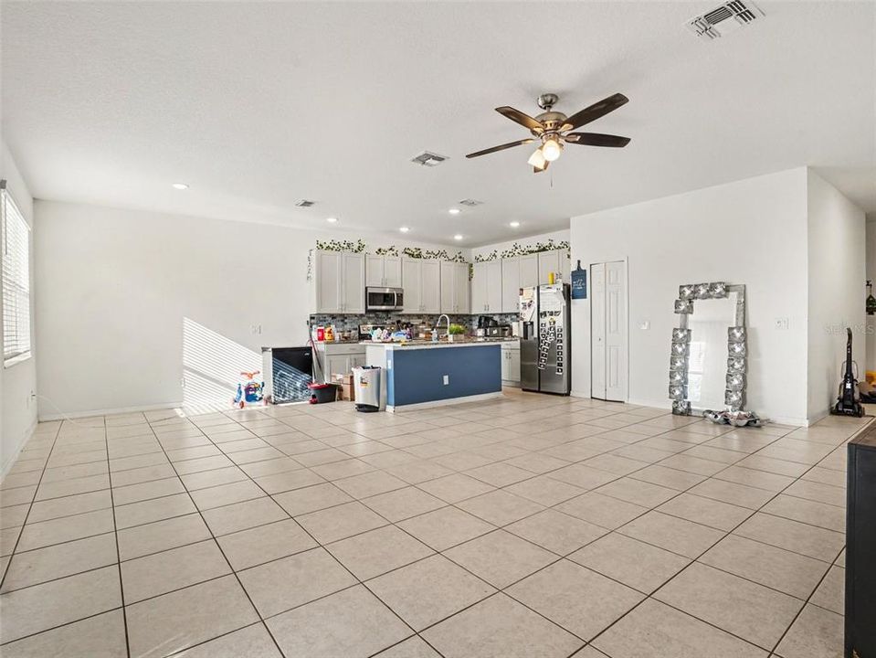 For Sale: $275,000 (4 beds, 3 baths, 1887 Square Feet)