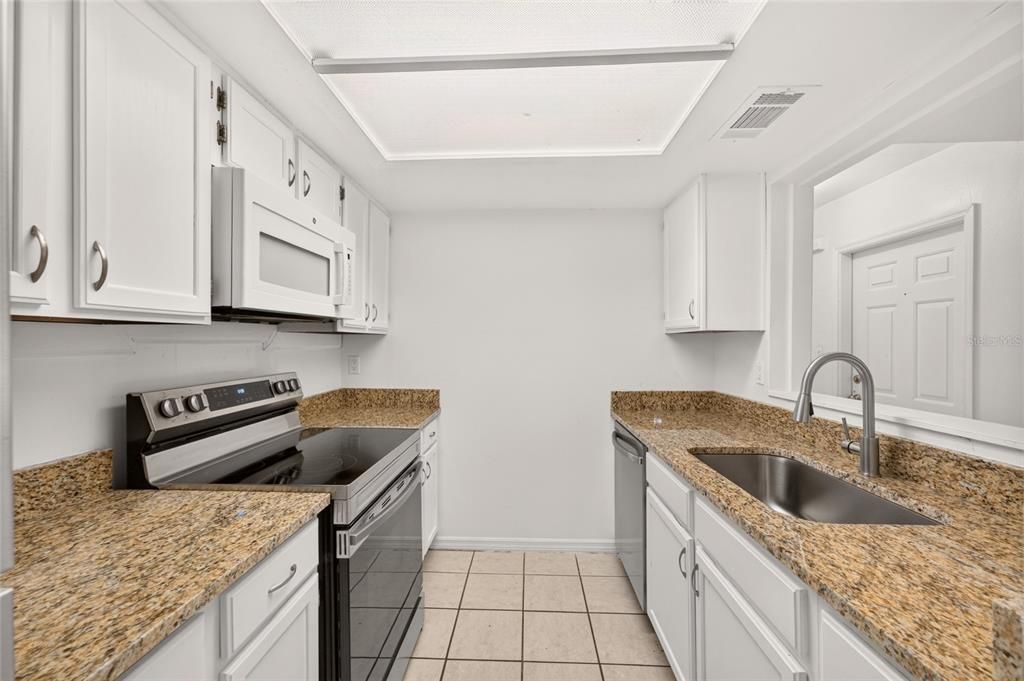 En Venta: $177,000 (3 camas, 3 baños, 1370 Pies cuadrados)