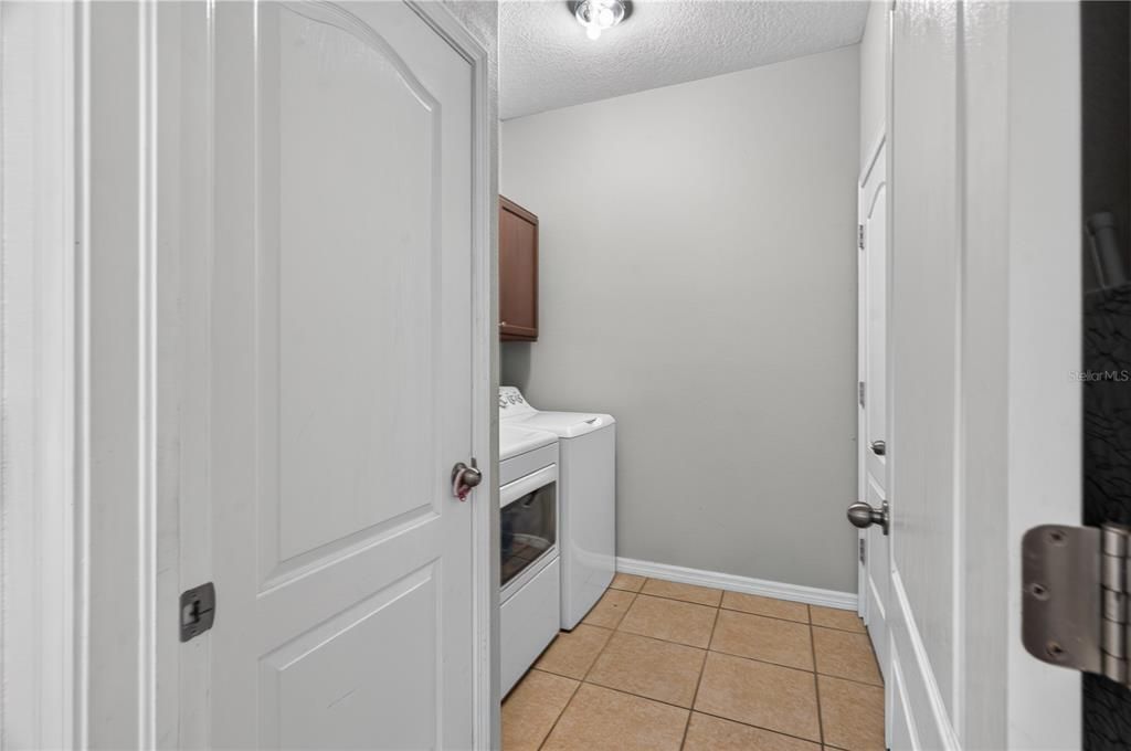 For Sale: $409,900 (3 beds, 2 baths, 1525 Square Feet)