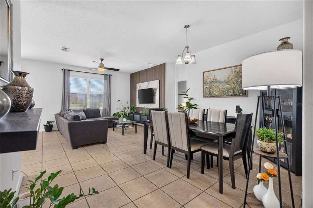 For Sale: $409,900 (3 beds, 2 baths, 1525 Square Feet)