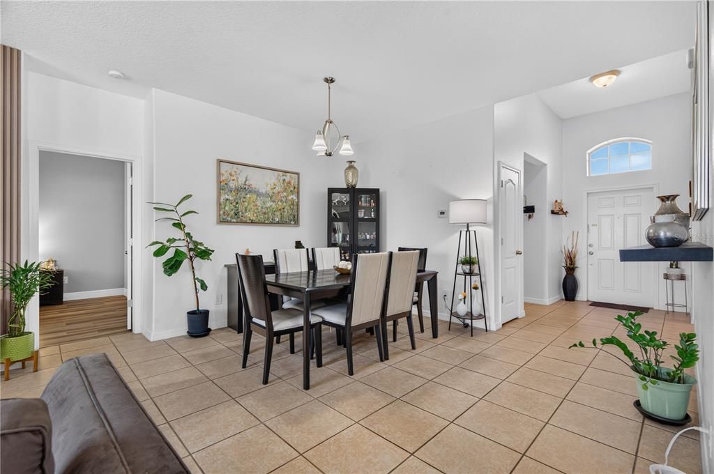 For Sale: $409,900 (3 beds, 2 baths, 1525 Square Feet)