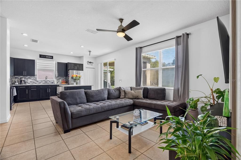 For Sale: $409,900 (3 beds, 2 baths, 1525 Square Feet)