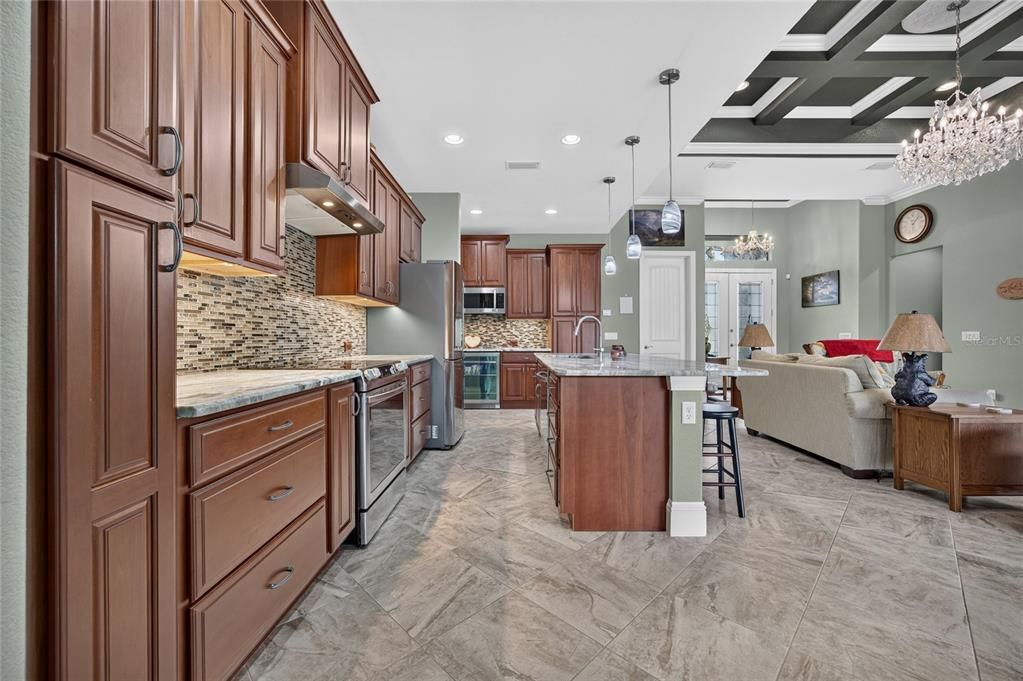 En Venta: $725,000 (3 camas, 2 baños, 1818 Pies cuadrados)
