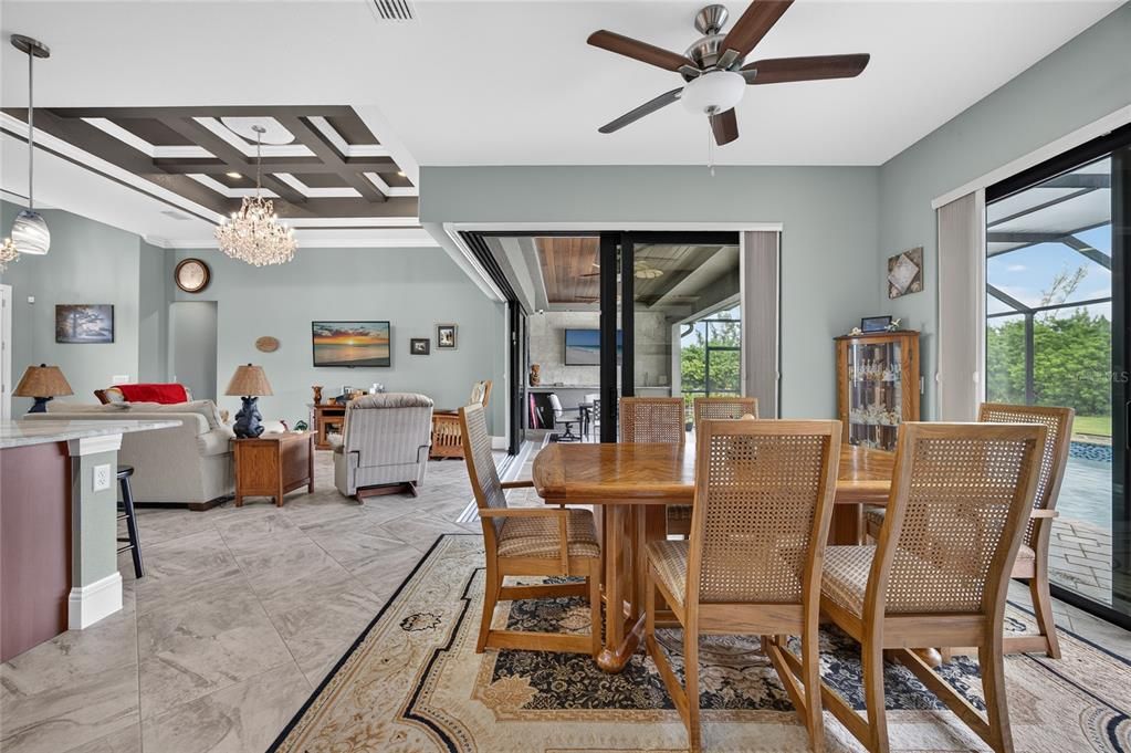 En Venta: $725,000 (3 camas, 2 baños, 1818 Pies cuadrados)
