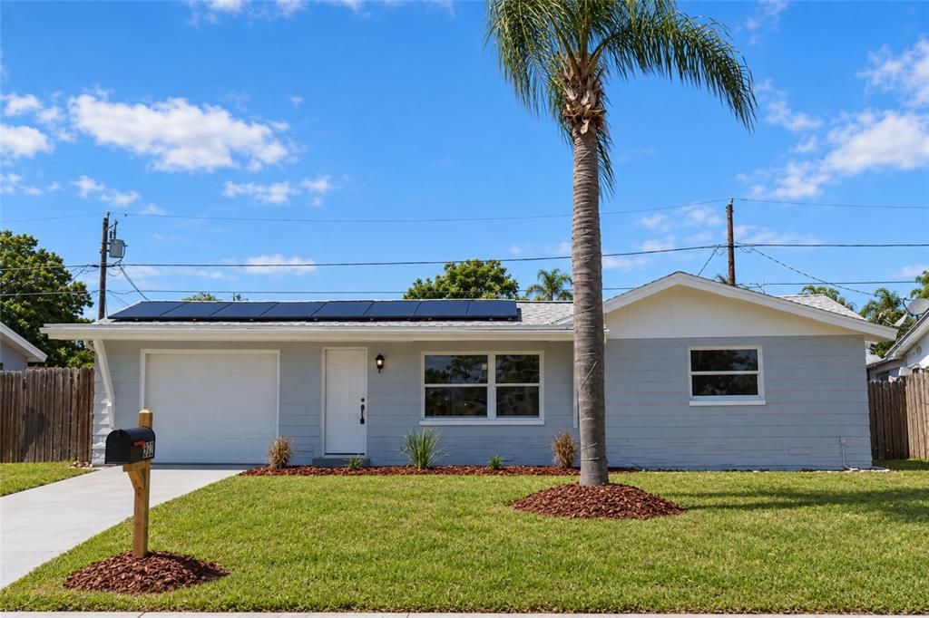 For Sale: $259,500 (3 beds, 2 baths, 988 Square Feet)