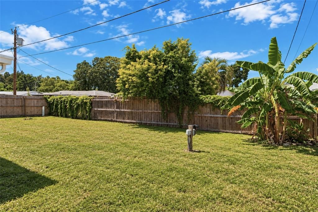 For Sale: $259,500 (3 beds, 2 baths, 988 Square Feet)