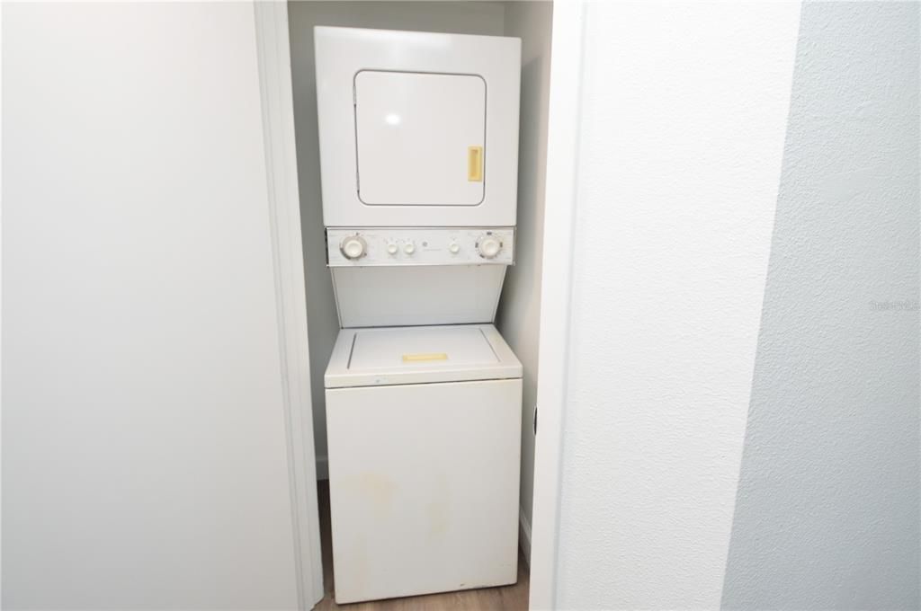 For Rent: $1,450 (1 beds, 1 baths, 822 Square Feet)