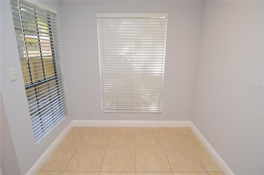 For Rent: $1,450 (1 beds, 1 baths, 822 Square Feet)
