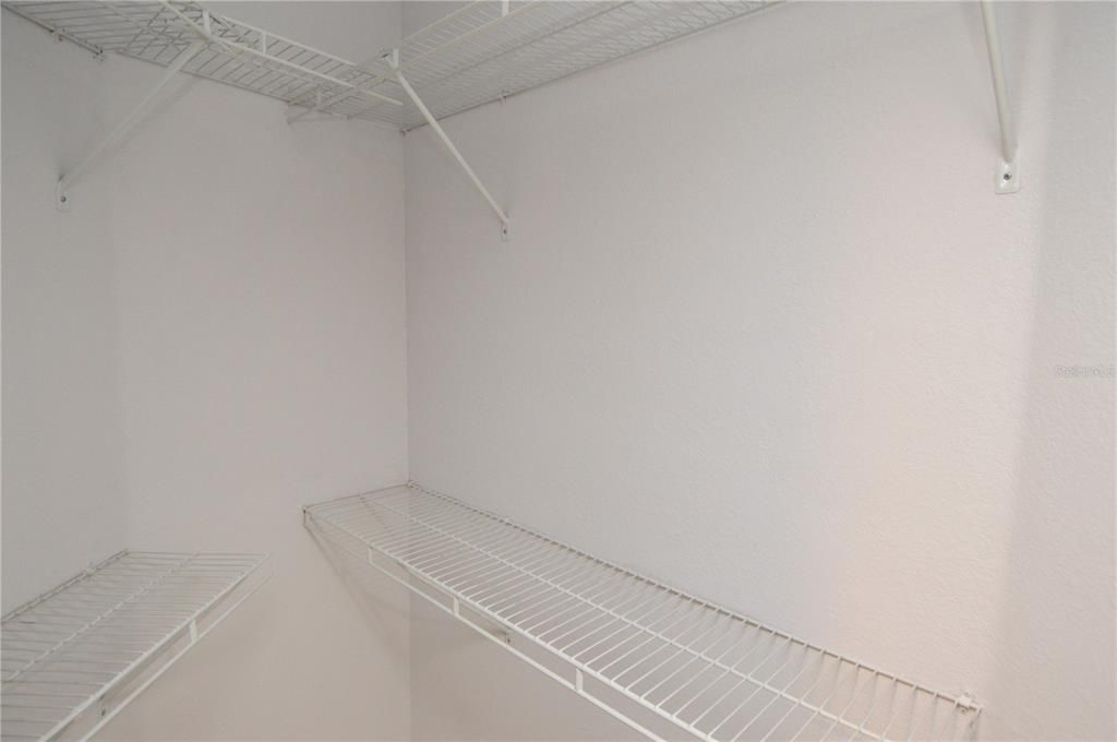For Rent: $1,450 (1 beds, 1 baths, 822 Square Feet)
