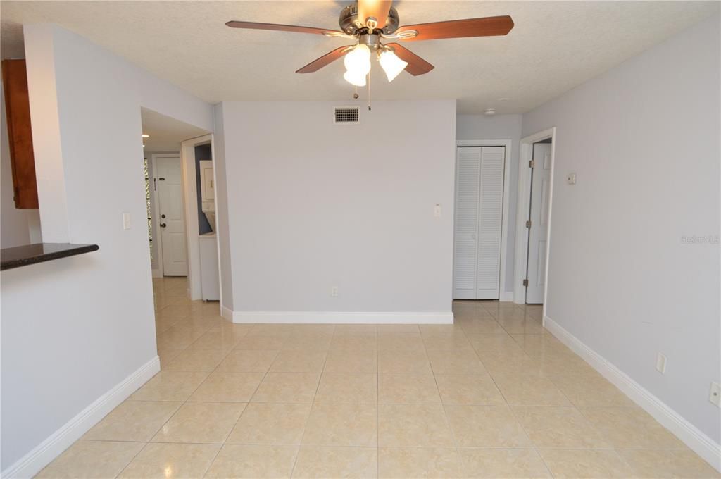 For Rent: $1,450 (1 beds, 1 baths, 822 Square Feet)