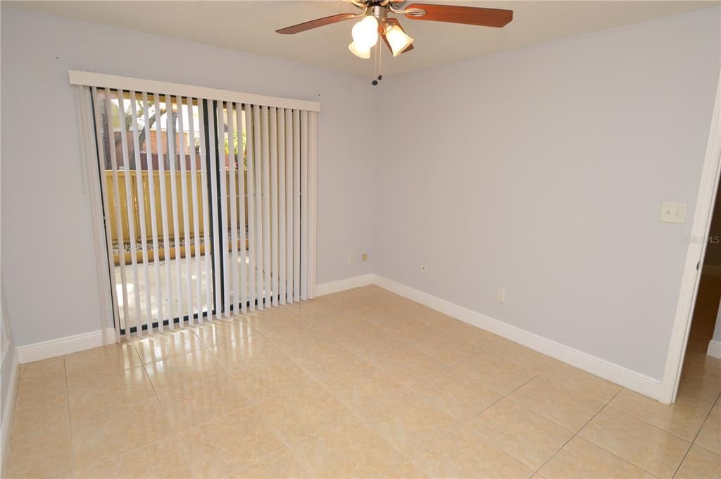 For Rent: $1,450 (1 beds, 1 baths, 822 Square Feet)