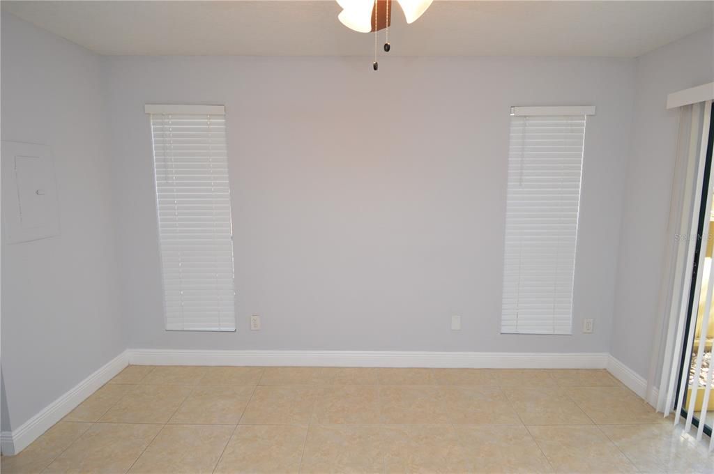 For Rent: $1,450 (1 beds, 1 baths, 822 Square Feet)