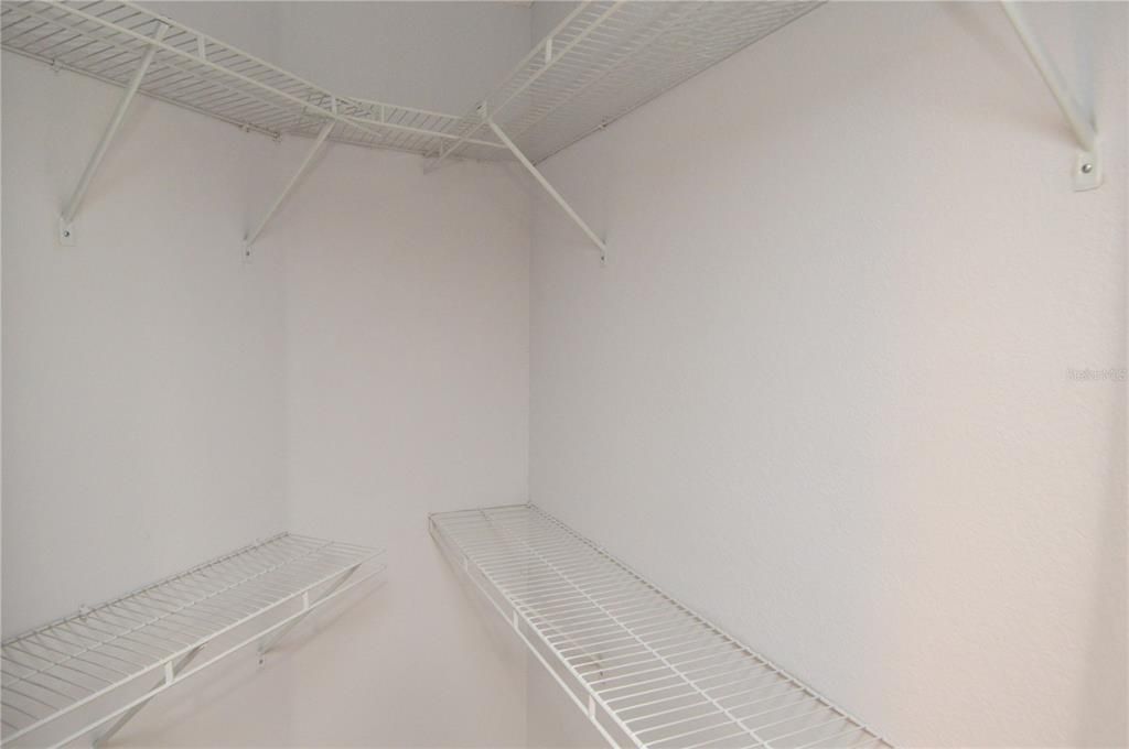 For Rent: $1,450 (1 beds, 1 baths, 822 Square Feet)