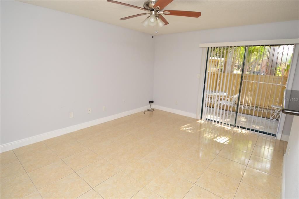 For Rent: $1,450 (1 beds, 1 baths, 822 Square Feet)