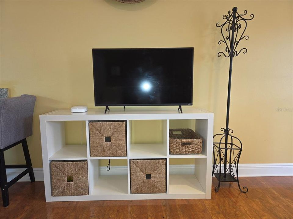 For Rent: $1,200 (0 beds, 1 baths, 440 Square Feet)