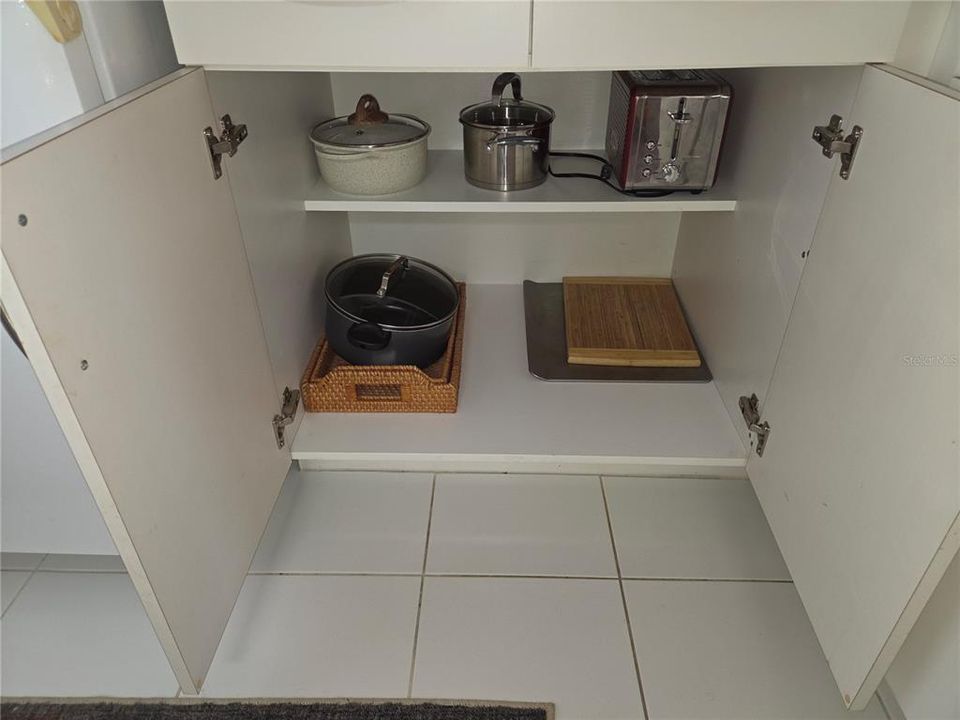 For Rent: $1,200 (0 beds, 1 baths, 440 Square Feet)