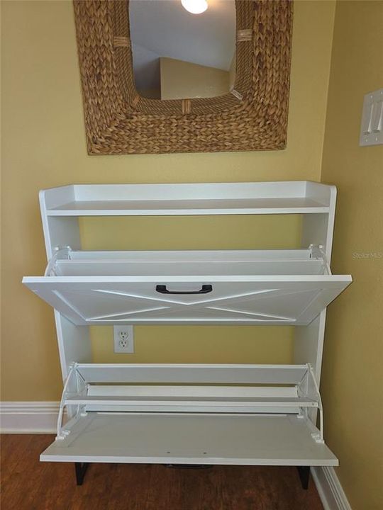 For Rent: $1,200 (0 beds, 1 baths, 440 Square Feet)