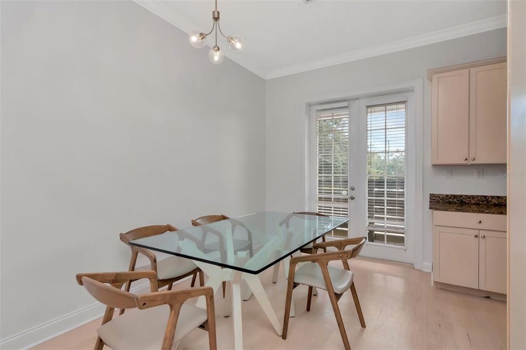 En Venta: $825,000 (3 camas, 3 baños, 2527 Pies cuadrados)