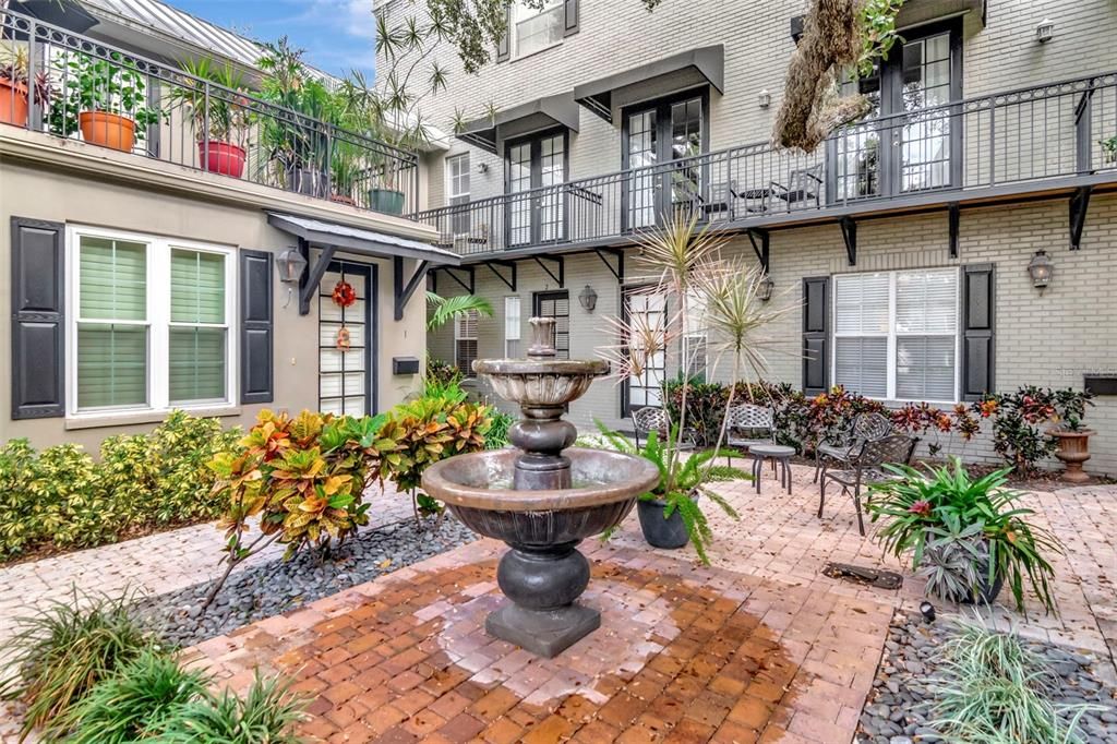 En Venta: $825,000 (3 camas, 3 baños, 2527 Pies cuadrados)