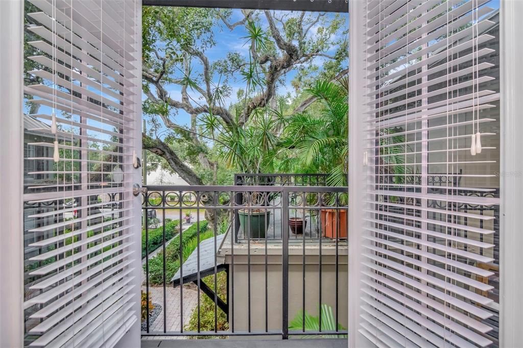 En Venta: $825,000 (3 camas, 3 baños, 2527 Pies cuadrados)