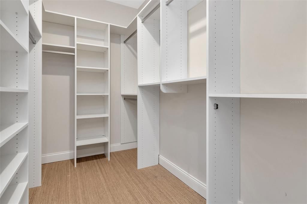 En Venta: $825,000 (3 camas, 3 baños, 2527 Pies cuadrados)