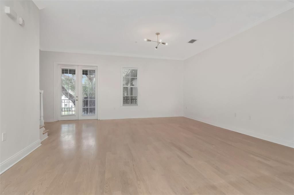 En Venta: $825,000 (3 camas, 3 baños, 2527 Pies cuadrados)