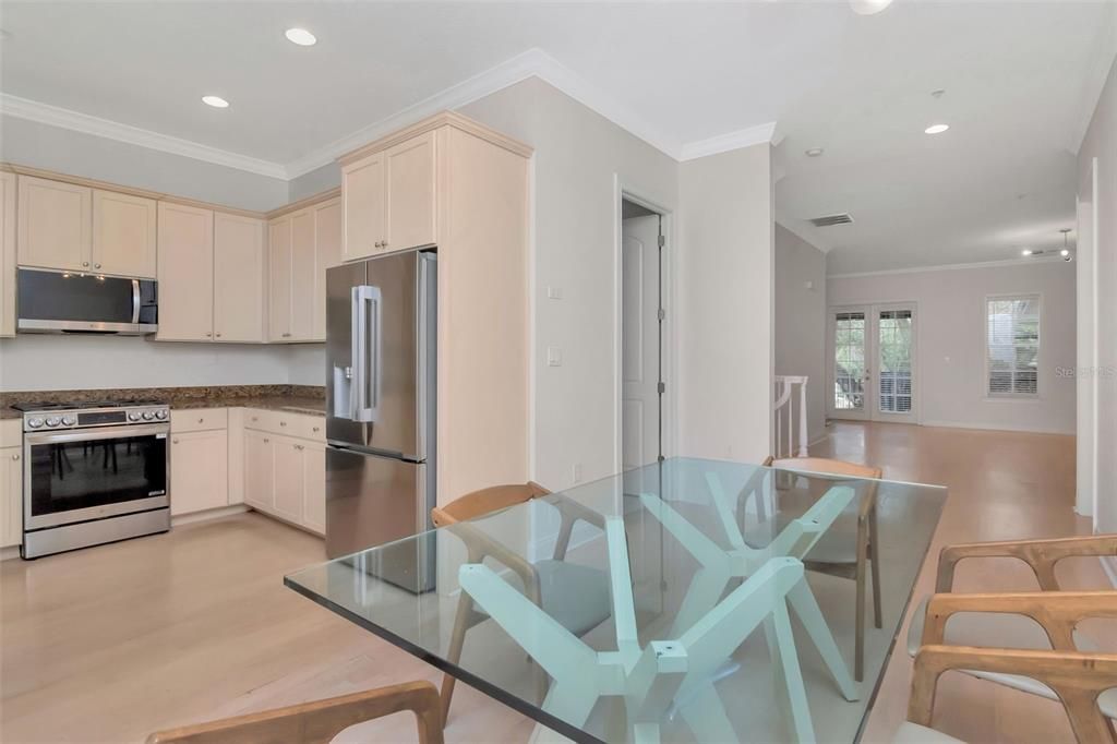 En Venta: $825,000 (3 camas, 3 baños, 2527 Pies cuadrados)