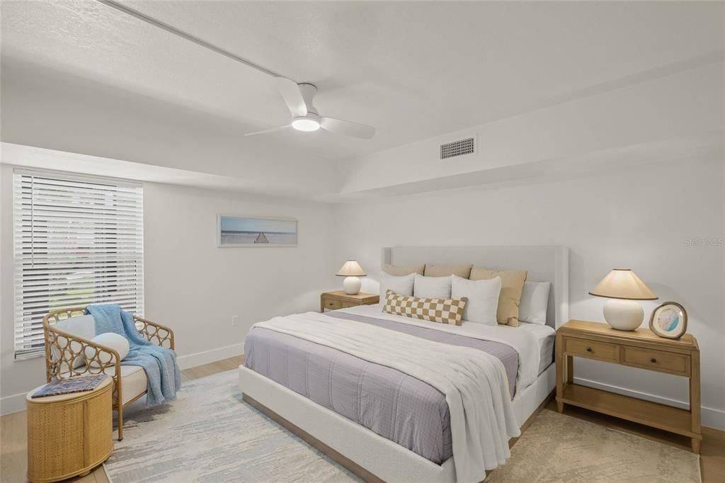 For Sale: $209,900 (2 beds, 2 baths, 1100 Square Feet)