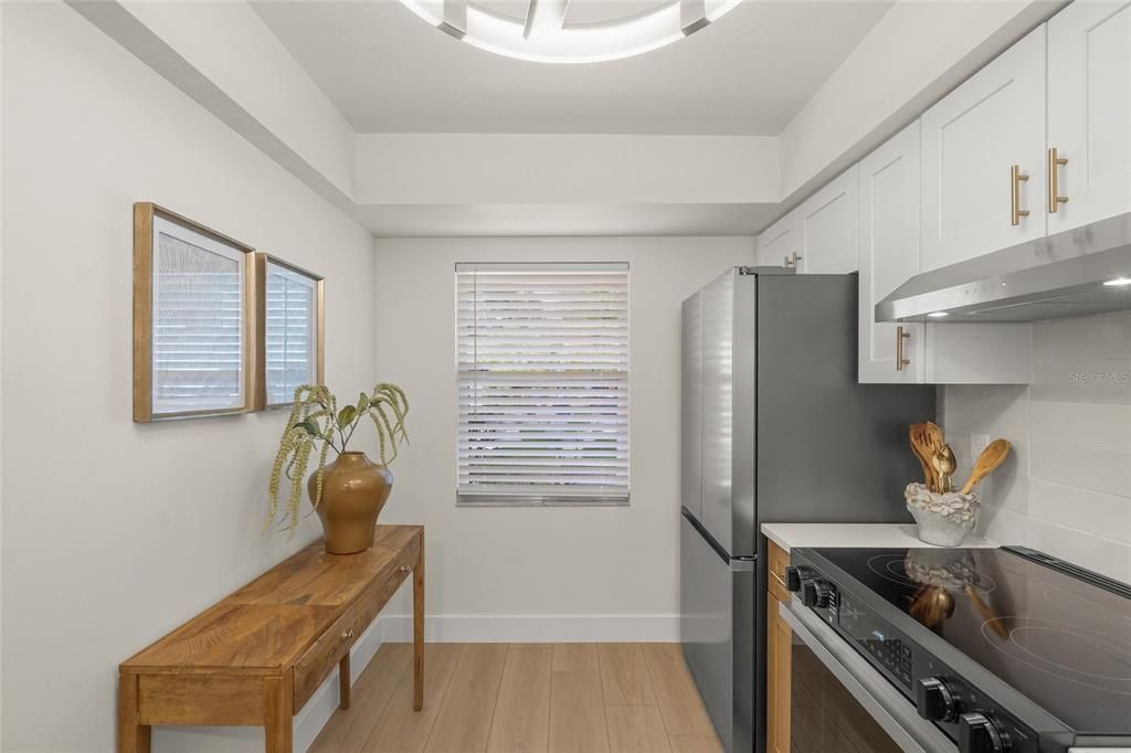 For Sale: $209,900 (2 beds, 2 baths, 1100 Square Feet)