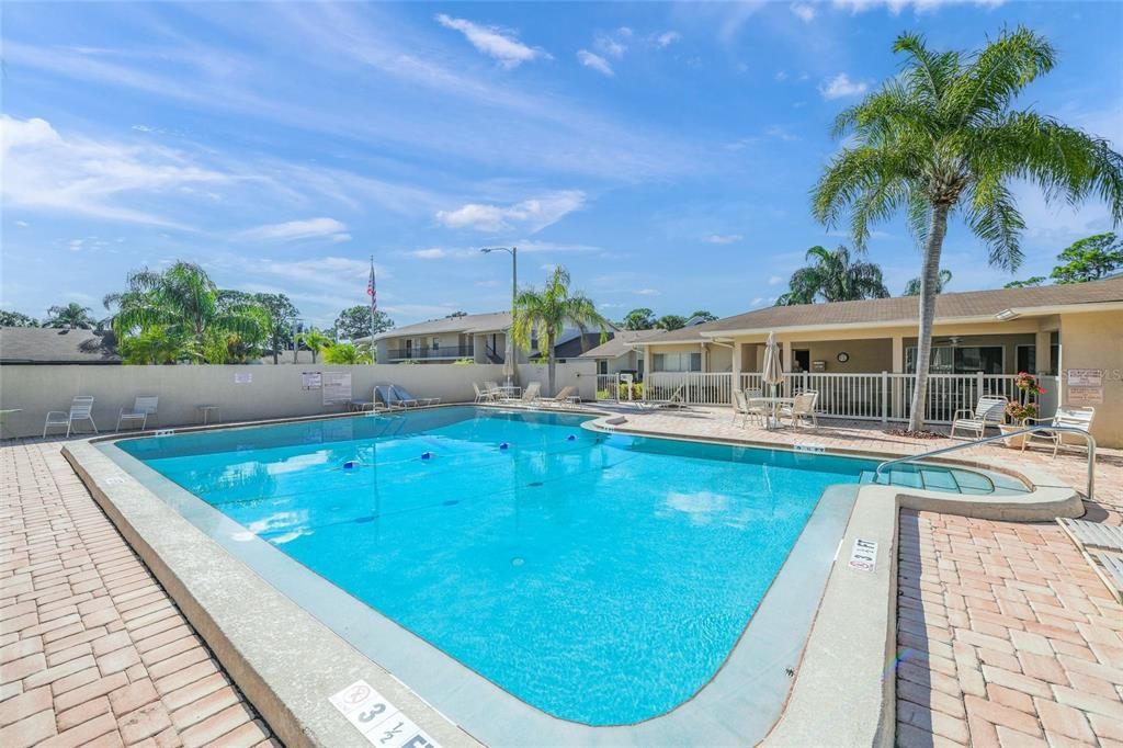 For Sale: $209,900 (2 beds, 2 baths, 1100 Square Feet)