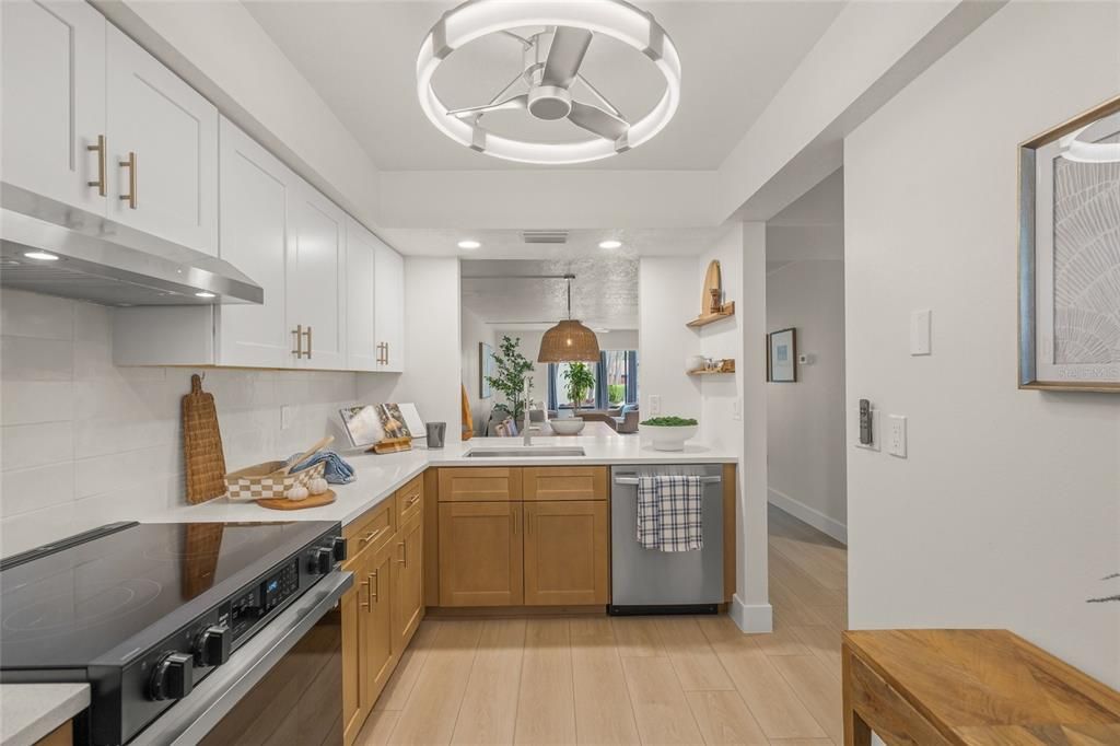 For Sale: $209,900 (2 beds, 2 baths, 1100 Square Feet)
