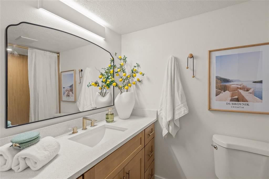 For Sale: $209,900 (2 beds, 2 baths, 1100 Square Feet)