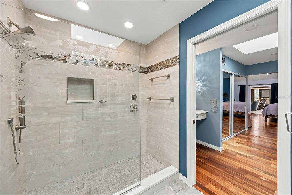 For Sale: $375,000 (2 beds, 2 baths, 2289 Square Feet)