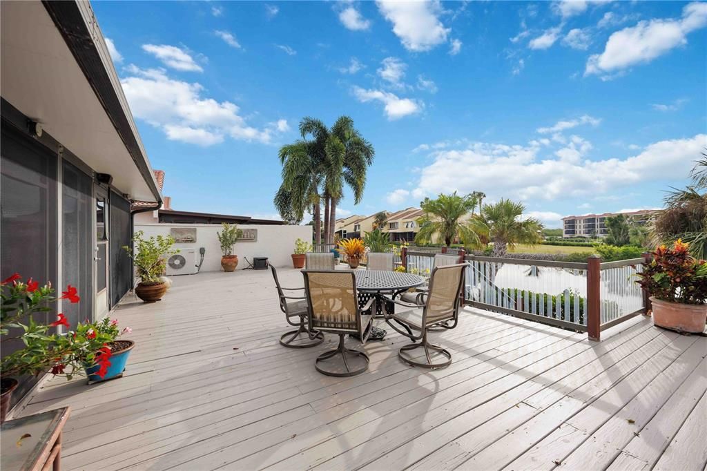For Sale: $375,000 (2 beds, 2 baths, 2289 Square Feet)