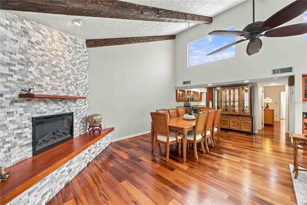For Sale: $375,000 (2 beds, 2 baths, 2289 Square Feet)