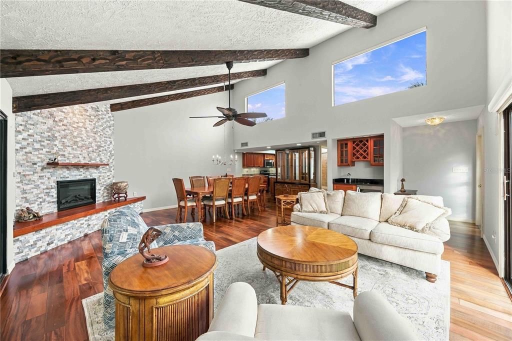 For Sale: $375,000 (2 beds, 2 baths, 2289 Square Feet)