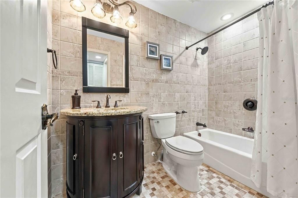 For Sale: $375,000 (2 beds, 2 baths, 2289 Square Feet)