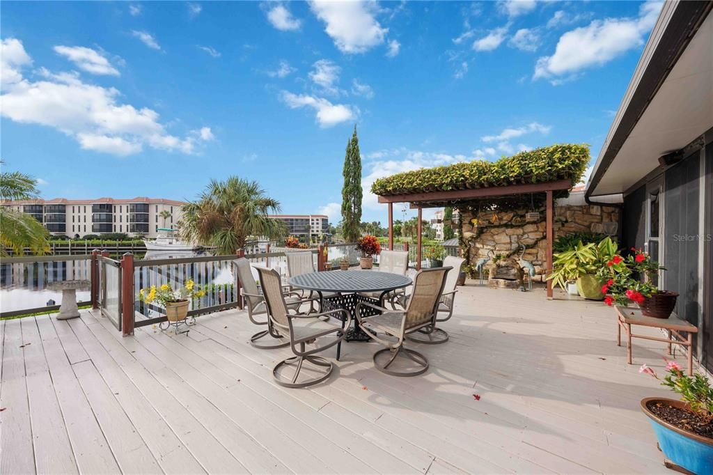 For Sale: $375,000 (2 beds, 2 baths, 2289 Square Feet)