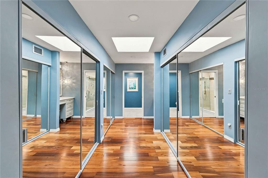 For Sale: $375,000 (2 beds, 2 baths, 2289 Square Feet)