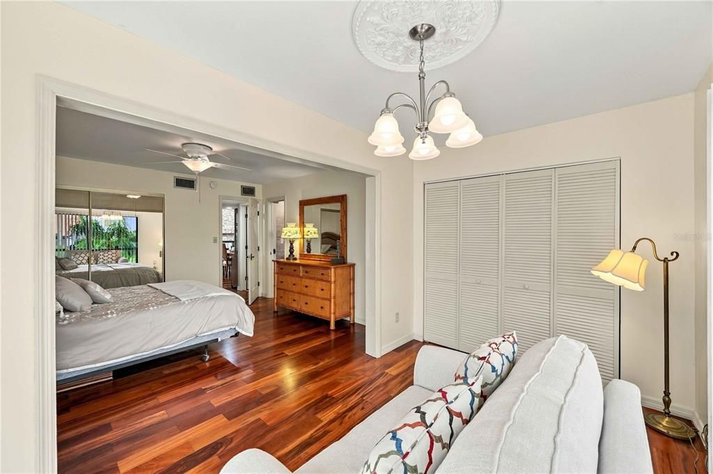 For Sale: $375,000 (2 beds, 2 baths, 2289 Square Feet)