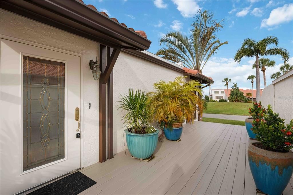 For Sale: $375,000 (2 beds, 2 baths, 2289 Square Feet)