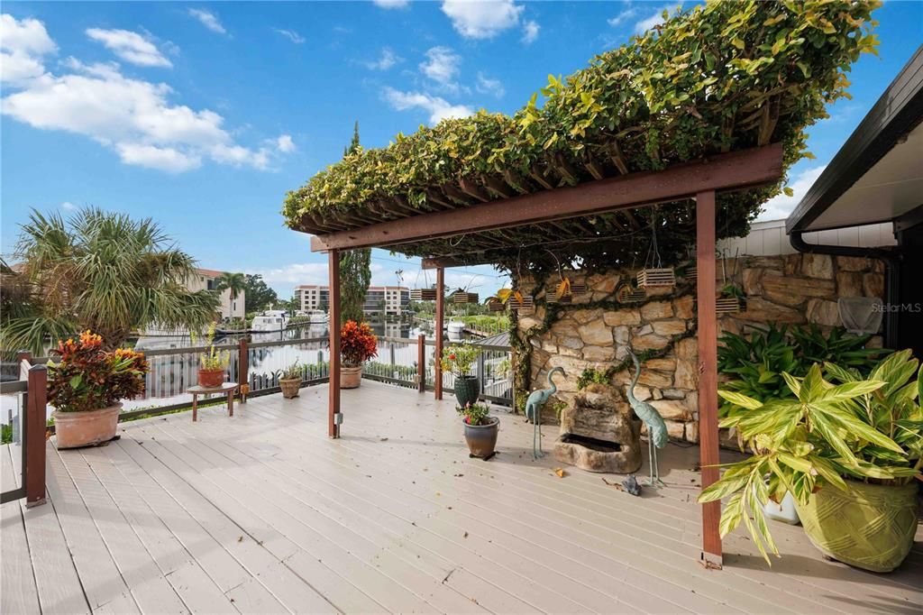 For Sale: $375,000 (2 beds, 2 baths, 2289 Square Feet)